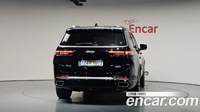 Jeep Grand Cherokee 2023 — ფოტო 4/20