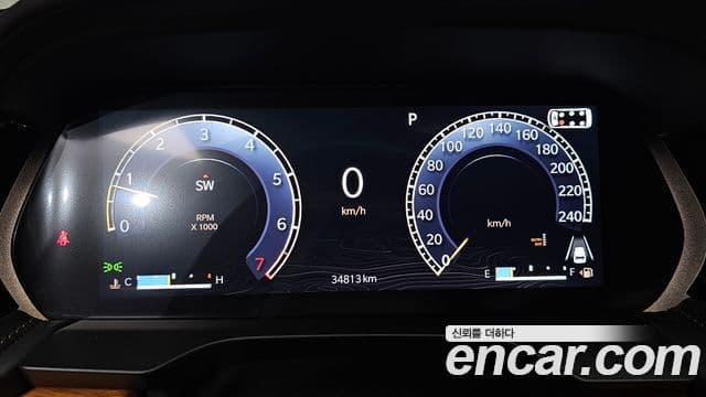 Jeep Grand Cherokee 2023 — ფოტო 8/20