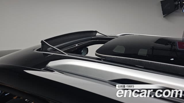 Jeep Grand Cherokee 2023 — ფოტო 17/20