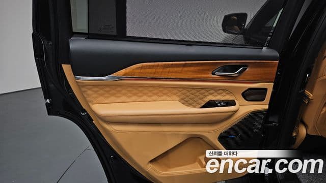 Jeep Grand Cherokee 2023 — Şəkil 23/38