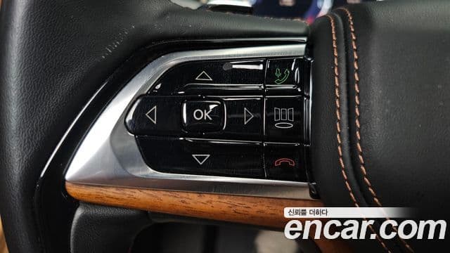 Jeep Grand Cherokee 2023 — Şəkil 14/38