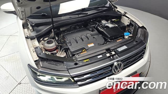 Volkswagen Tiguan 2020 — ფოტო 6/20