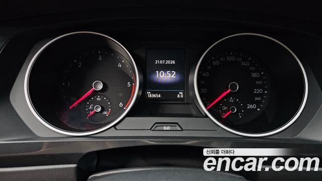 Volkswagen Tiguan 2020 — ფოტო 8/20