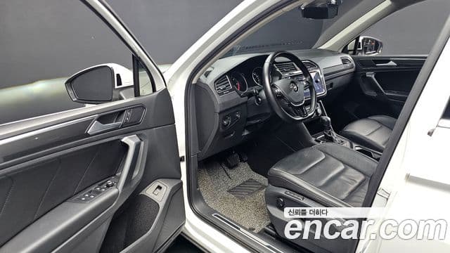 Volkswagen Tiguan 2020 — ფოტო 10/20