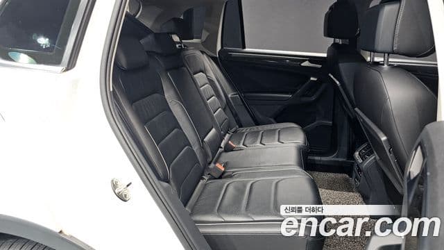 Volkswagen Tiguan 2020 — ფოტო 11/20
