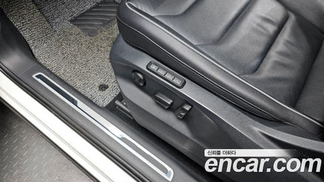 Volkswagen Tiguan 2020 — ფოტო 18/20