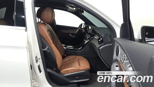 Mercedes-Benz GLC-Class 2022 — Şəkil 11/20