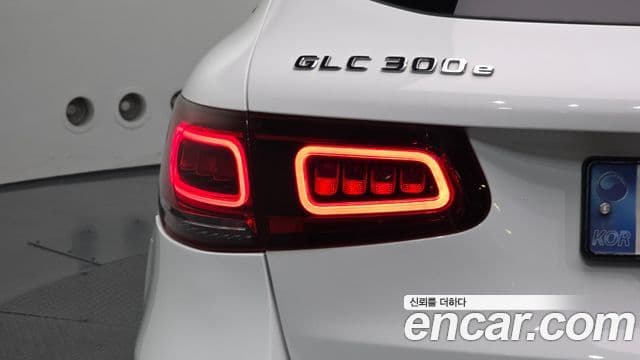 Mercedes-Benz GLC-Class 2022 — Photo 25/31