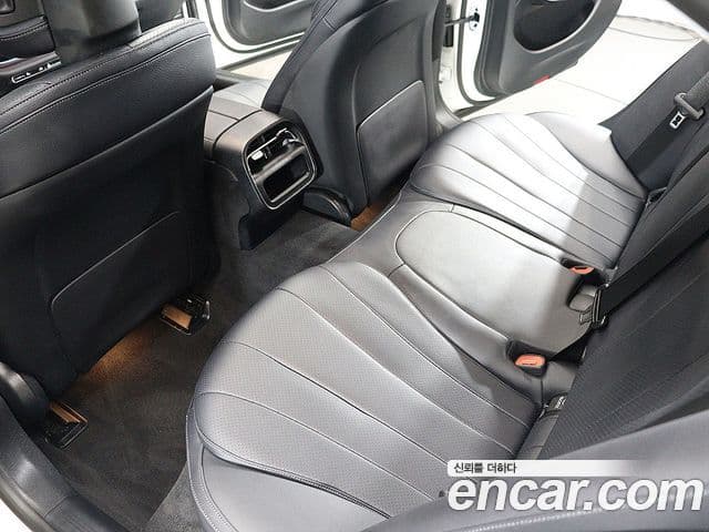 Mercedes-Benz E-Class 2024 — фото 7 из 20
