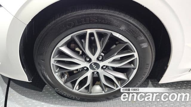 Kia K5 2022 — ფოტო 5/20