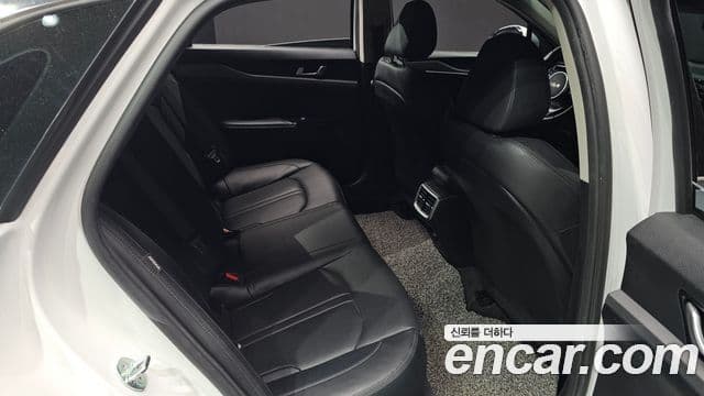 Kia K5 2022 — ფოტო 12/20