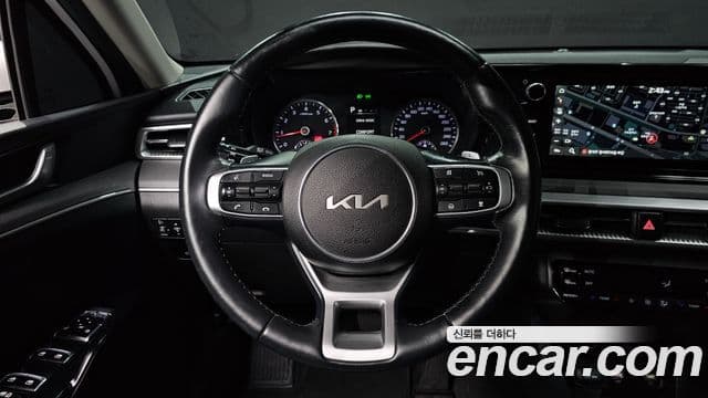 Kia K5 2022 — ფოტო 13/20