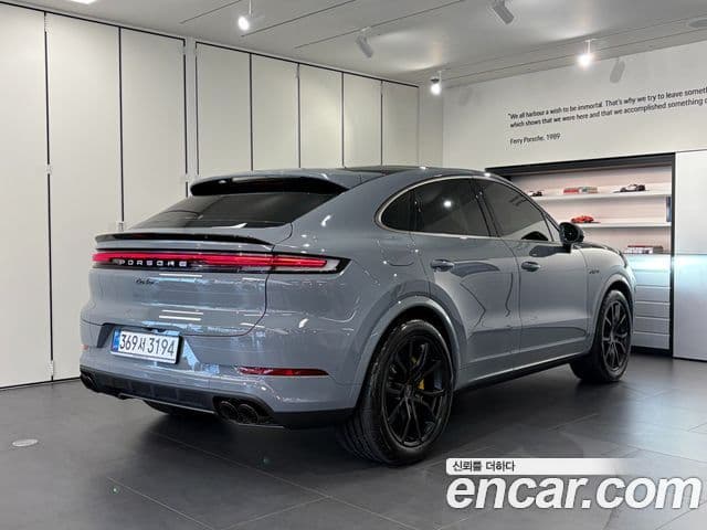 Porsche Cayenne 2025 — ფოტო 1/20