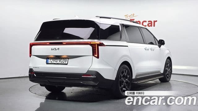 Kia Carnival 2025 — Şəkil 2/20