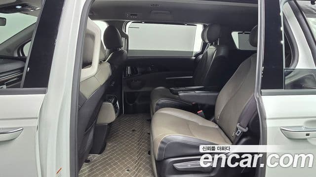 Kia Carnival 2025 — Şəkil 11/20