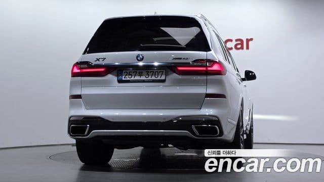 BMW X7 2022 — ფოტო 4/20