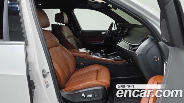 BMW X7 2022 — Photo 15/34