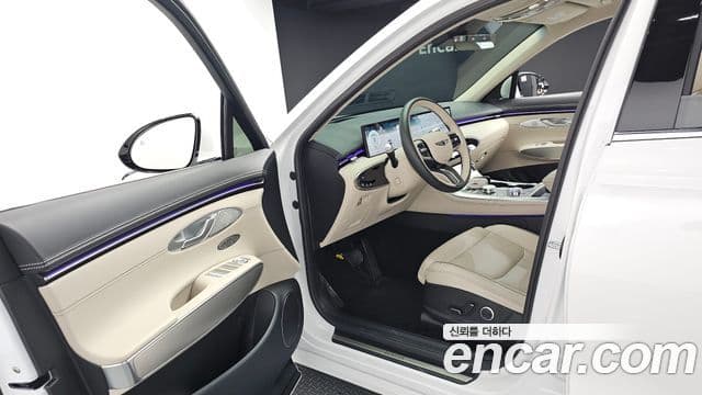 Genesis GV70 2025 — ფოტო 8/20