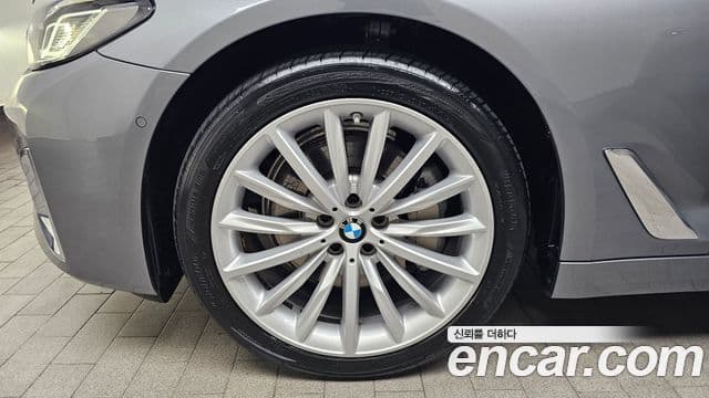 BMW 5 Series 2023 — Şəkil 5/20
