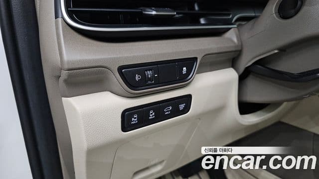 Kia Carnival 2025 — Фото 18/20