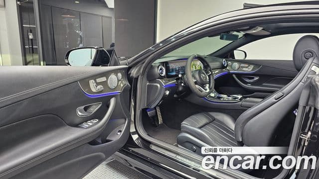 Mercedes-Benz E-Class 2018 — ფოტო 10/20