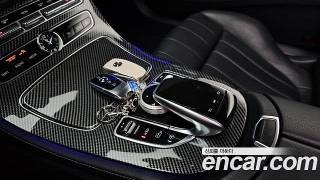 Mercedes-Benz E-Class 2018 — ფოტო 19/20