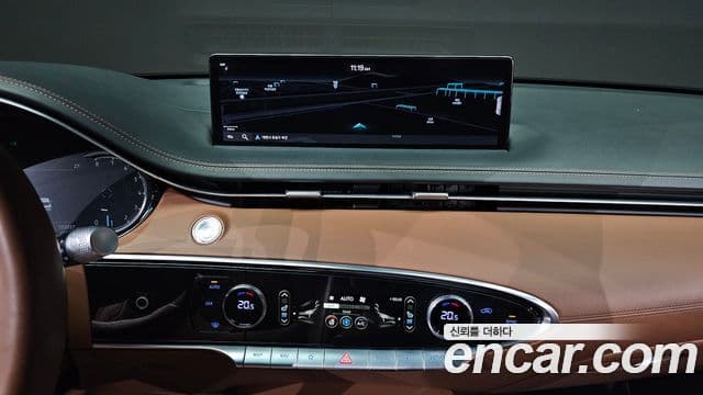 Genesis GV70 2021 — ფოტო 13/20