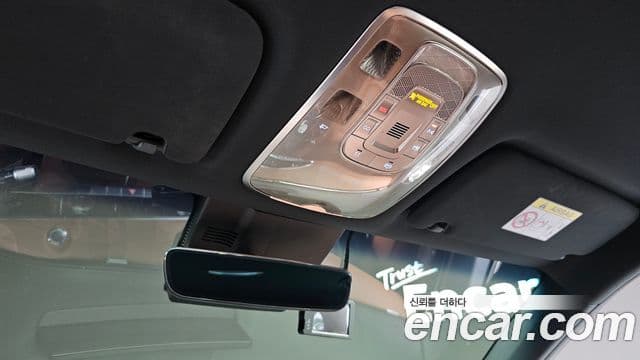 Genesis GV70 2021 — ფოტო 17/20