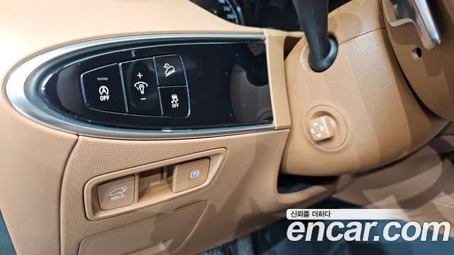 Genesis GV70 2021 — ფოტო 18/20