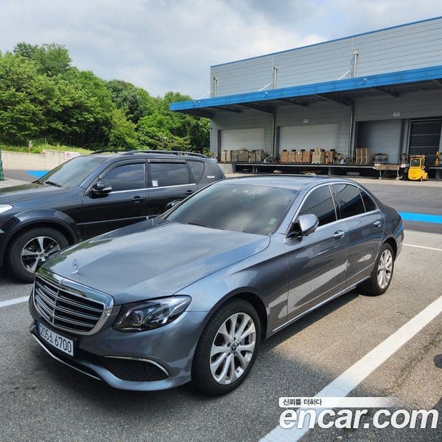 Mercedes-Benz E-Class 2018 — Şəkil 1/10