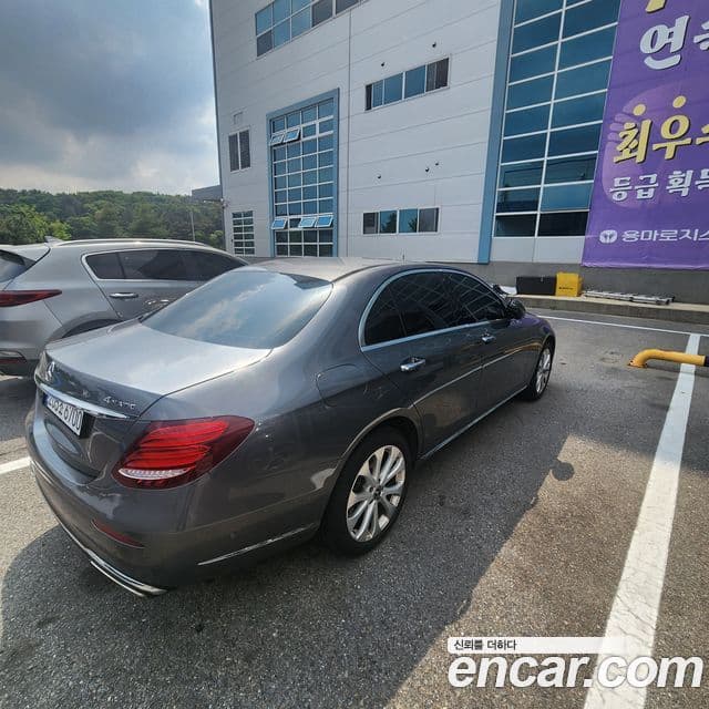 Mercedes-Benz E-Class 2018 — Şəkil 2/10