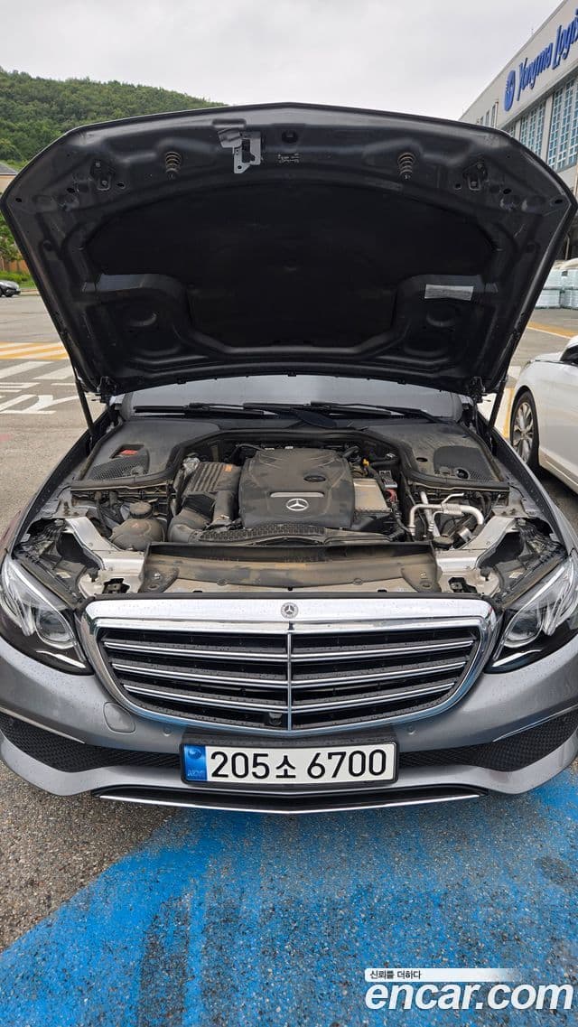 Mercedes-Benz E-Class 2018 — Şəkil 6/10
