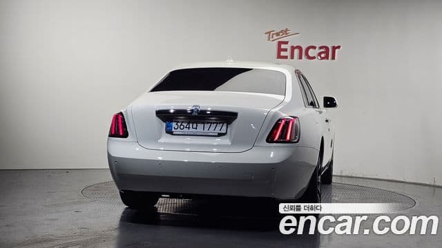 Rolls-Royce Ghost 2025 — ფოტო 3/20