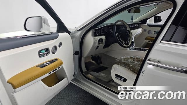 Rolls-Royce Ghost 2025 — ფოტო 8/20