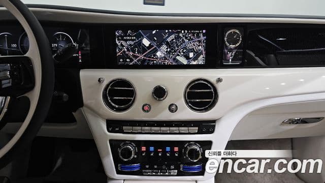Rolls-Royce Ghost 2025 — ფოტო 13/20