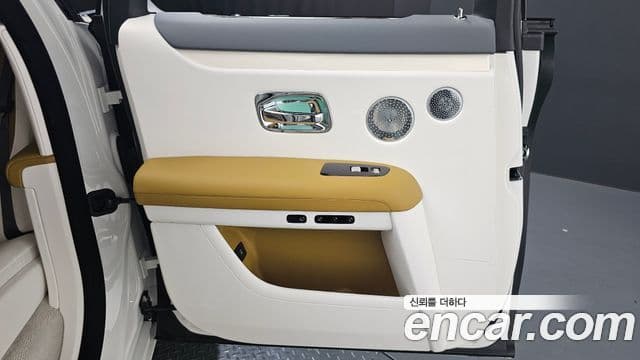 Rolls-Royce Ghost 2025 — Photo 32/36