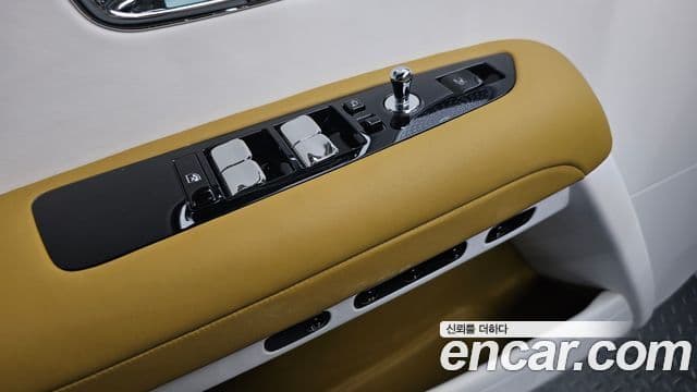 Rolls-Royce Ghost 2025 — Photo 12/36