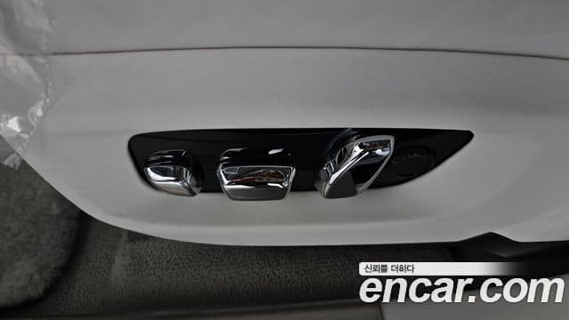 Rolls-Royce Ghost 2025 — Photo 28/36