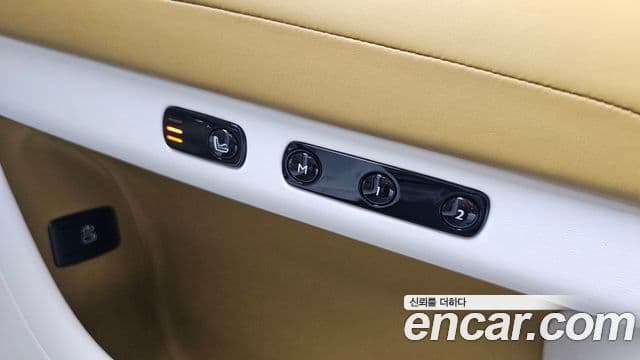 Rolls-Royce Ghost 2025 — Photo 19/36