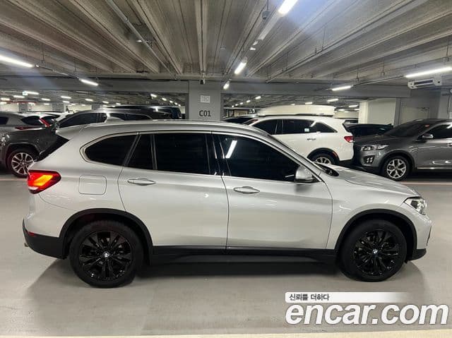 BMW X1 2020 — Şəkil 10/20
