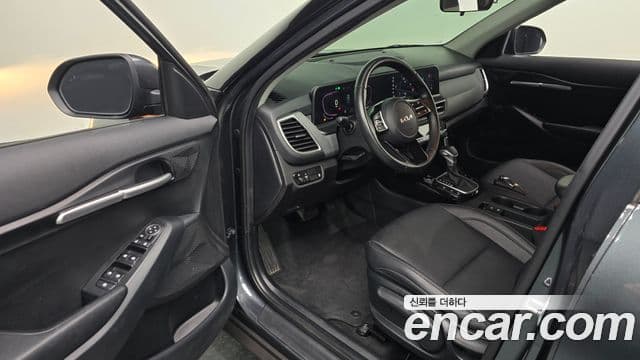 Kia Seltos 2023 — Şəkil 10/20