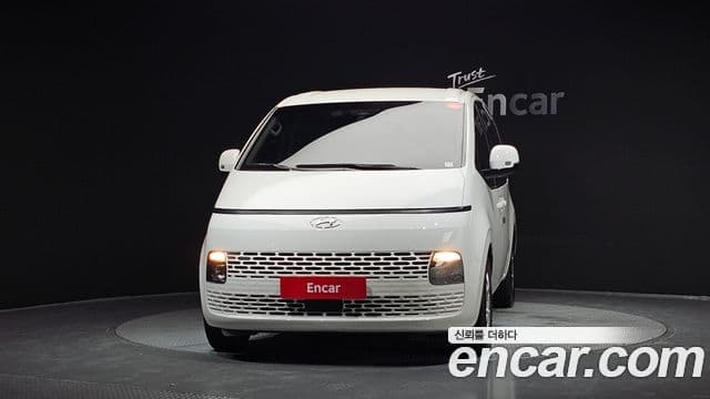 Hyundai Staria 2023 — ფოტო 3/20