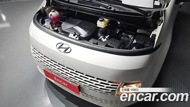 Hyundai Staria 2023 — ფოტო 6/20