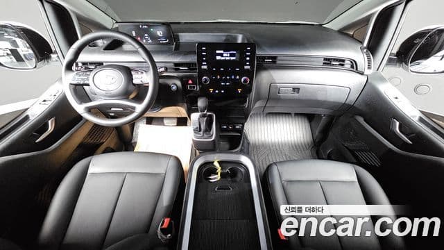 Hyundai Staria 2023 — ფოტო 7/20