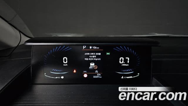 Hyundai Staria 2023 — ფოტო 8/20