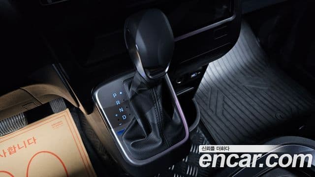 Hyundai Staria 2023 — ფოტო 9/20
