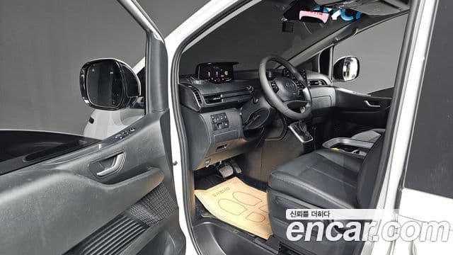 Hyundai Staria 2023 — ფოტო 10/20
