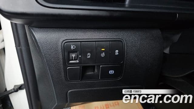 Hyundai Staria 2023 — ფოტო 19/20