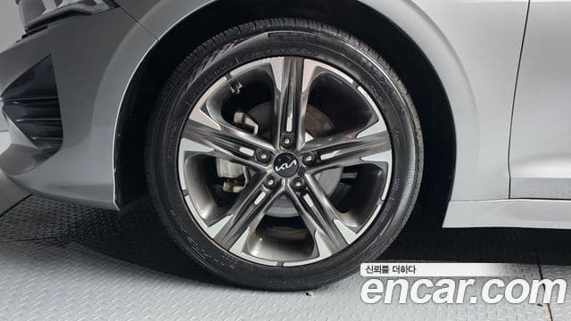 Kia K5 2022 — ფოტო 5/20