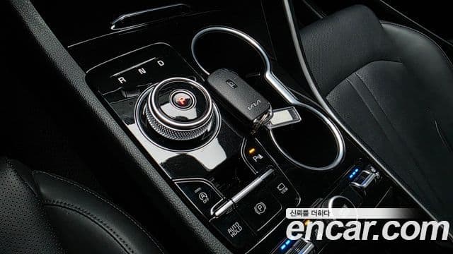 Kia K5 2022 — ფოტო 9/20